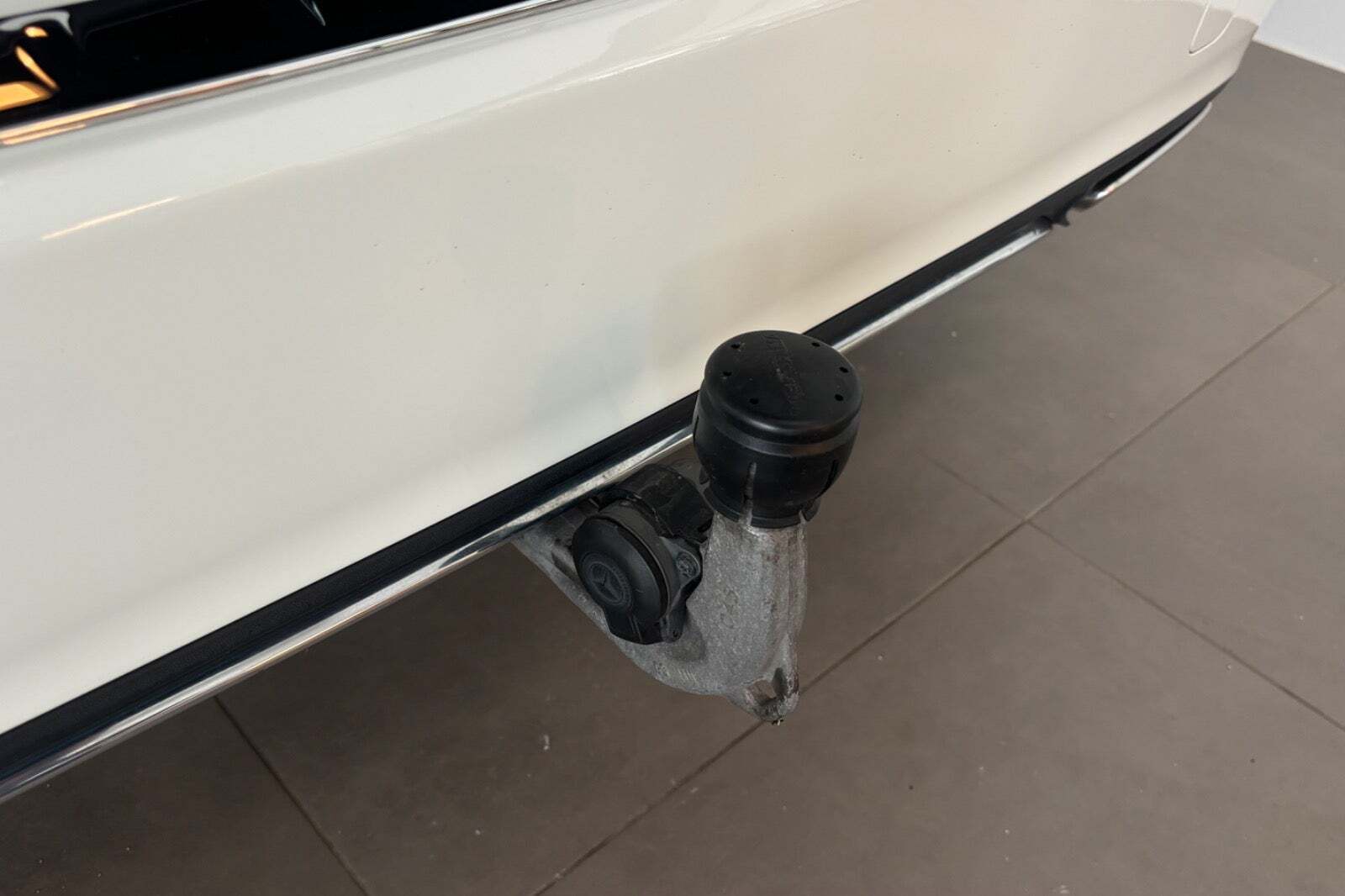 Hvid Mercedes B200 fra 2017