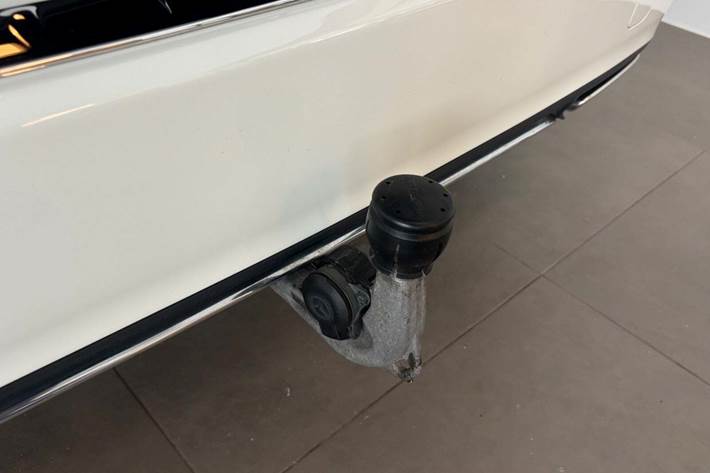 Hvid Mercedes B200 fra 2018