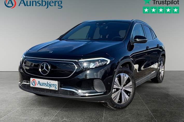 Sort Mercedes EQA250+ fra 2023 set udefra