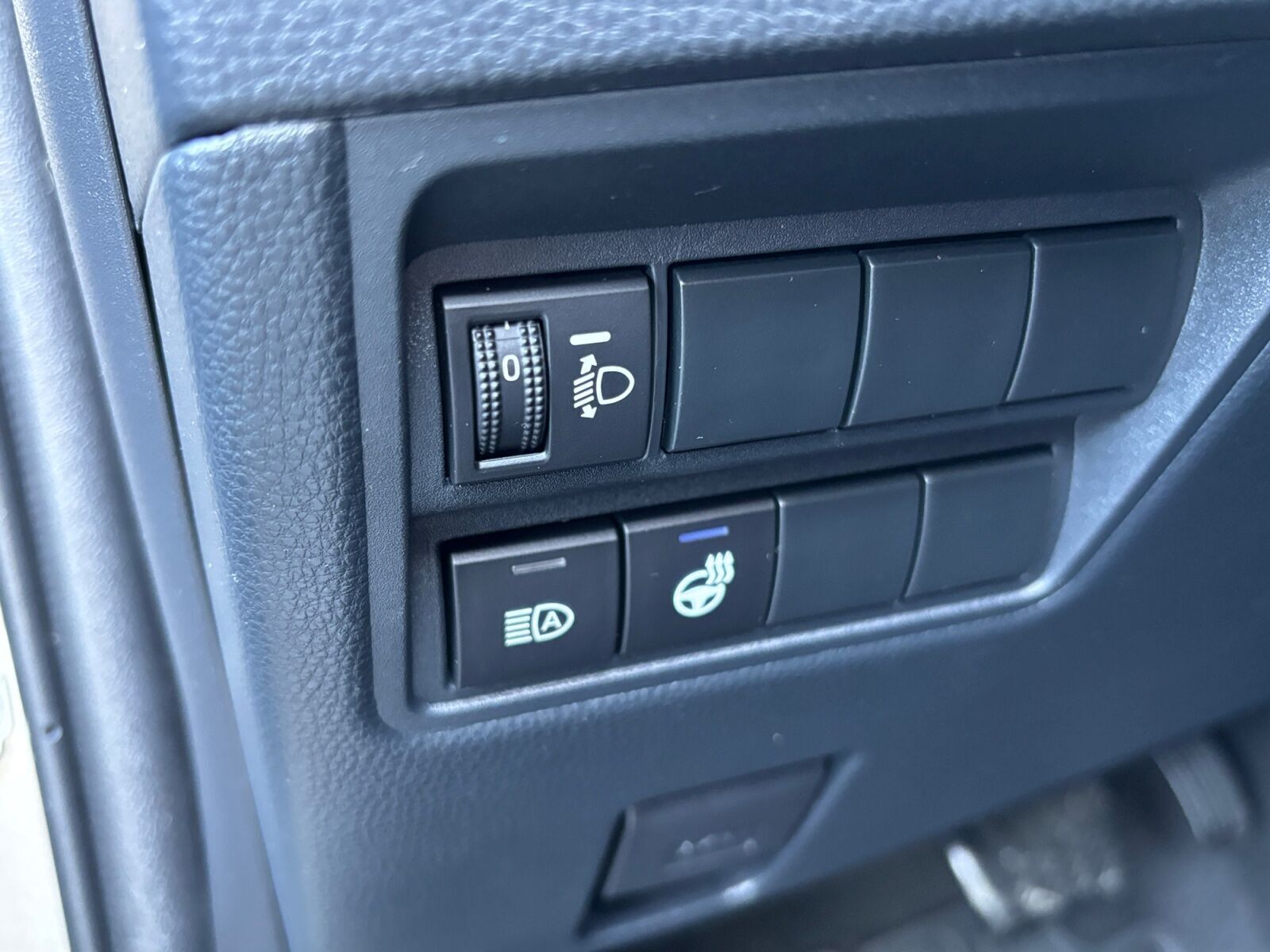 Bronze Toyota Yaris fra 2023