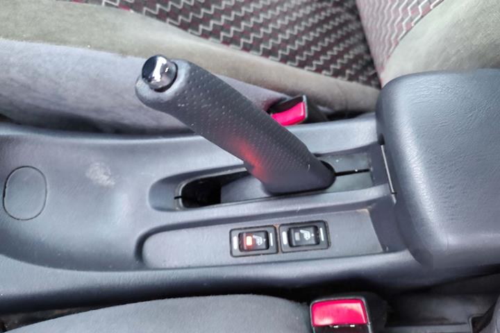 undefined Nissan Almera fra 2001 set indefra