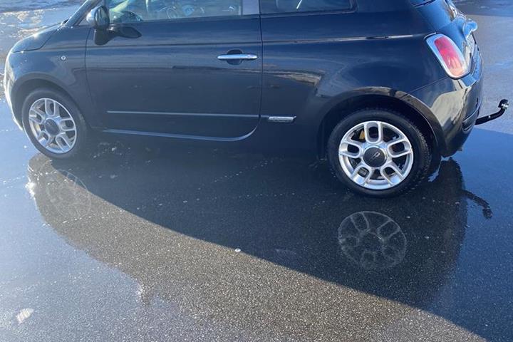 Sort Fiat 500 fra 2010