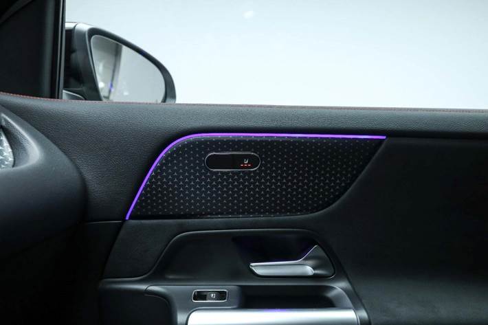 Hvid Mercedes EQA250+ fra 2025