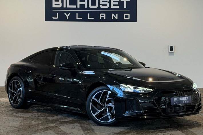 Sort Audi e-tron GT fra 2021 set udefra