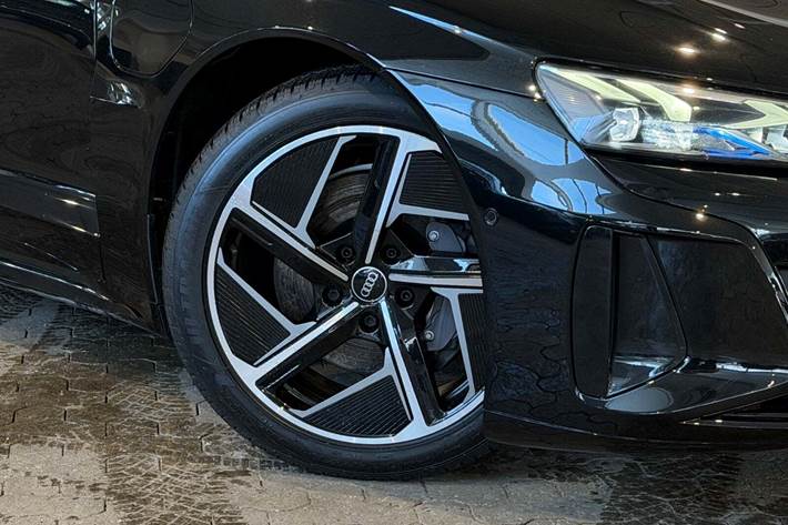 Sort Audi e-tron GT fra 2021