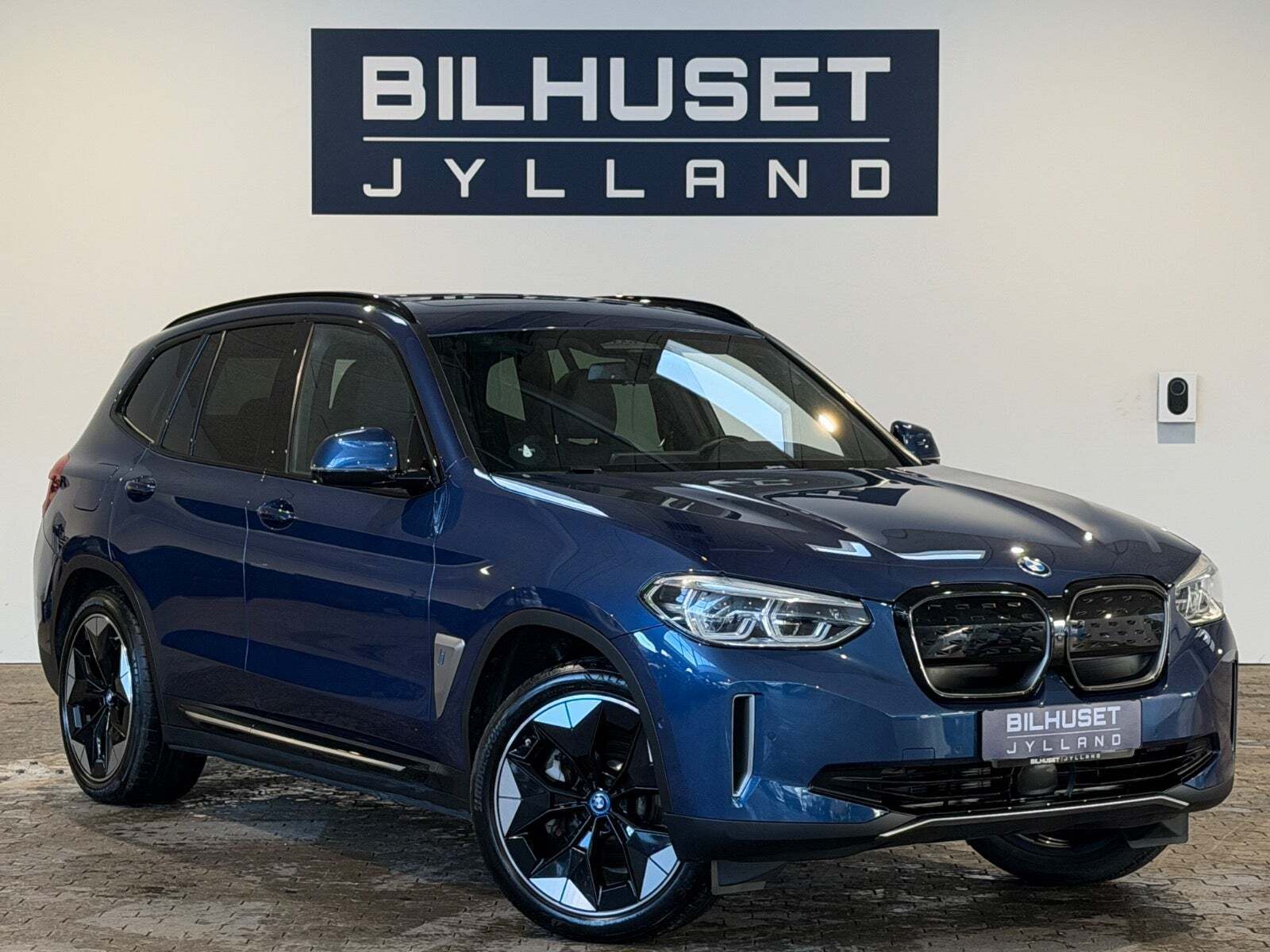 BMW iX3 Charged Plus