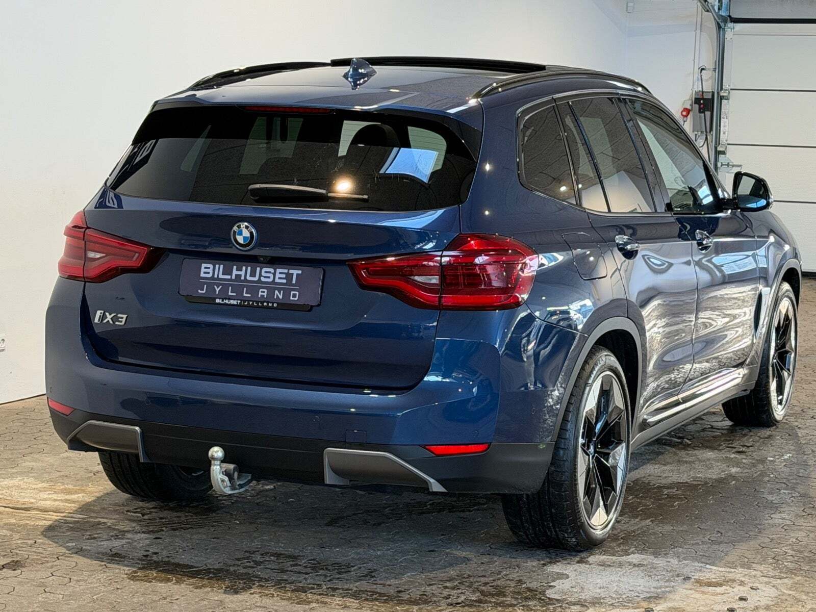 BMW iX3 Charged Plus