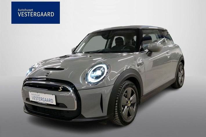Grå Mini Cooper SE fra 2021 set udefra