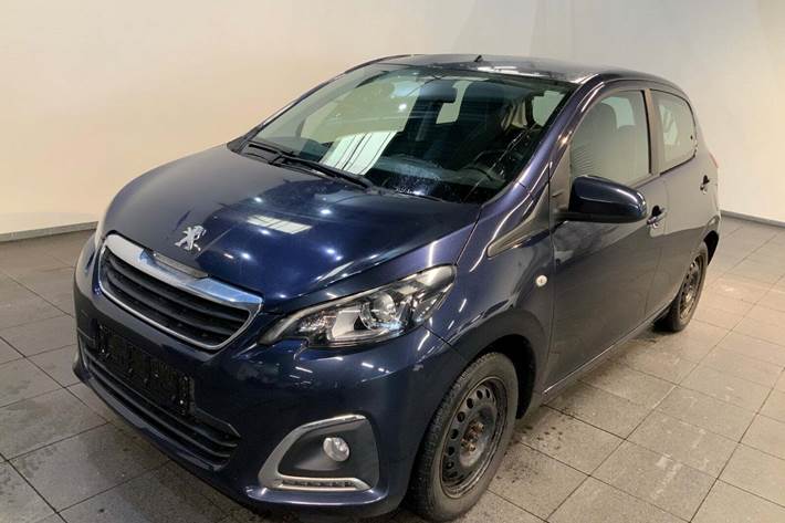 Blå Peugeot 108 fra 2016 set udefra