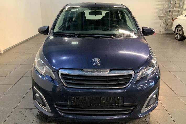 Blå Peugeot 108 fra 2016