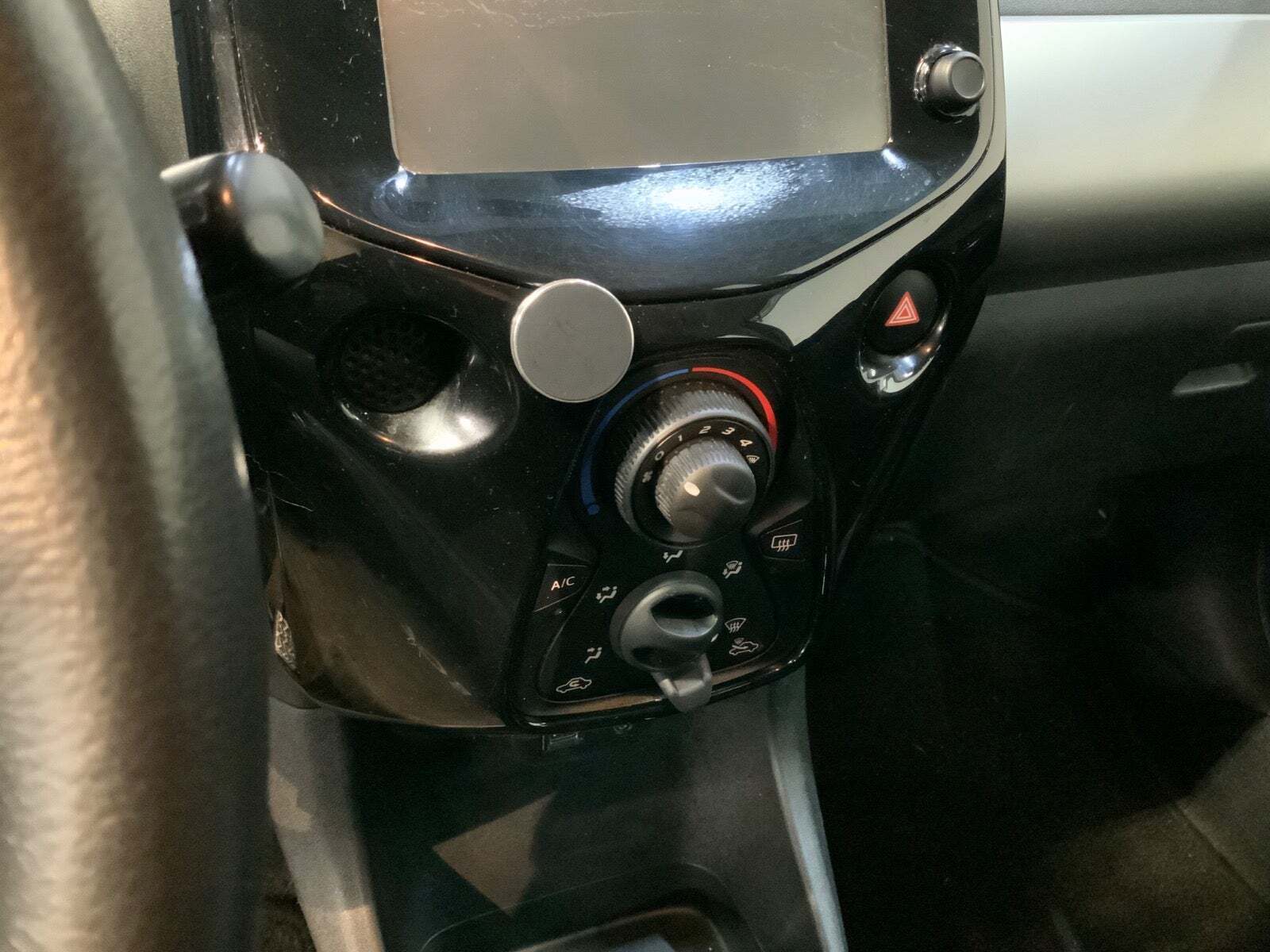 Blå Peugeot 108 fra 2016