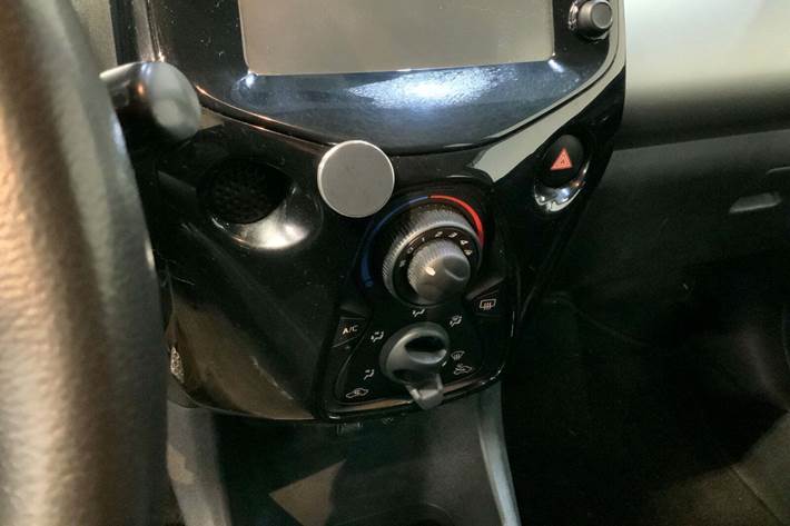 Blå Peugeot 108 fra 2016