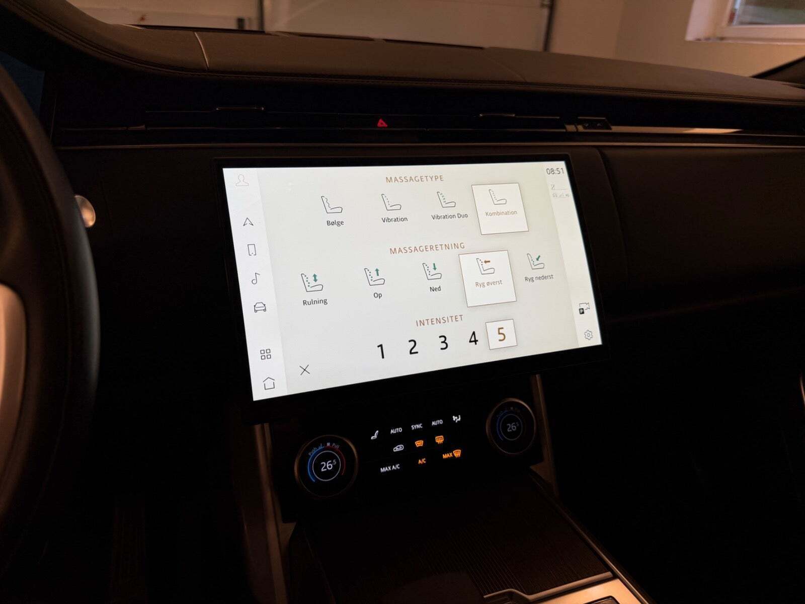 Beige Land Rover Range Rover fra 2023