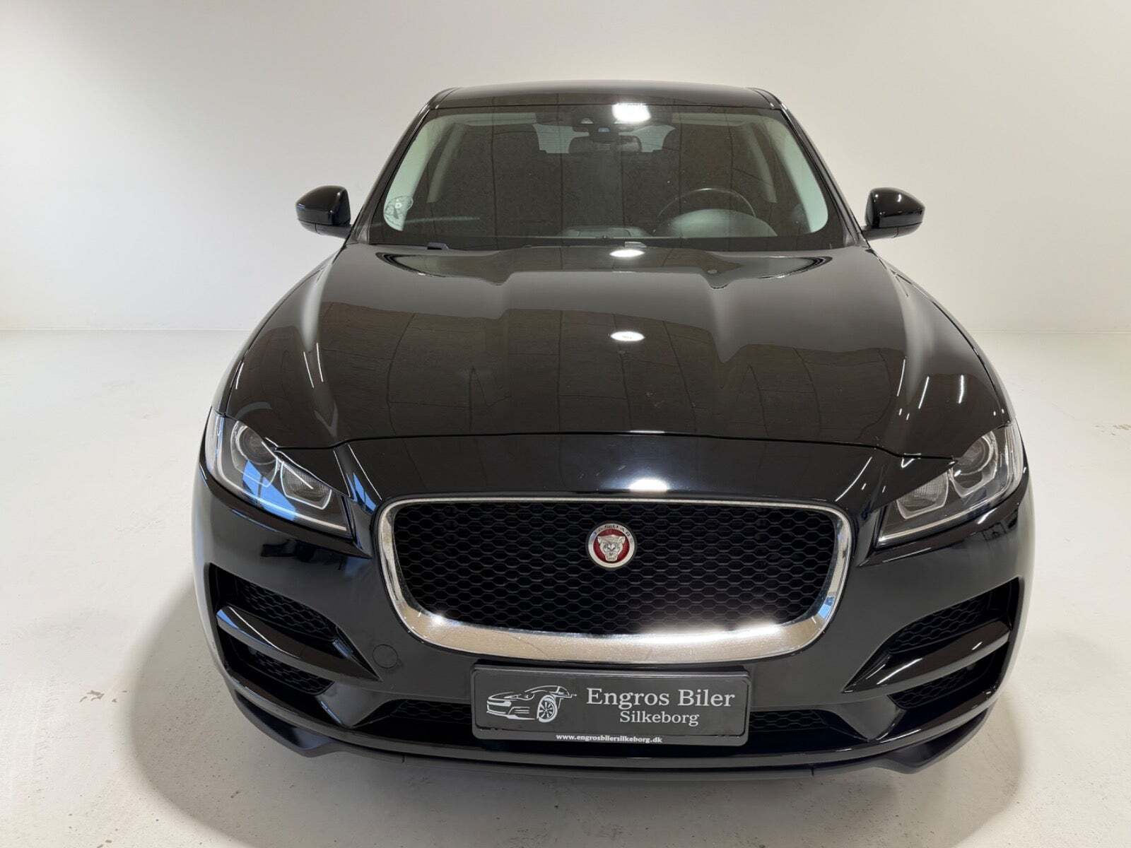 Jaguar F-Pace 2,0 D180 Pure aut.