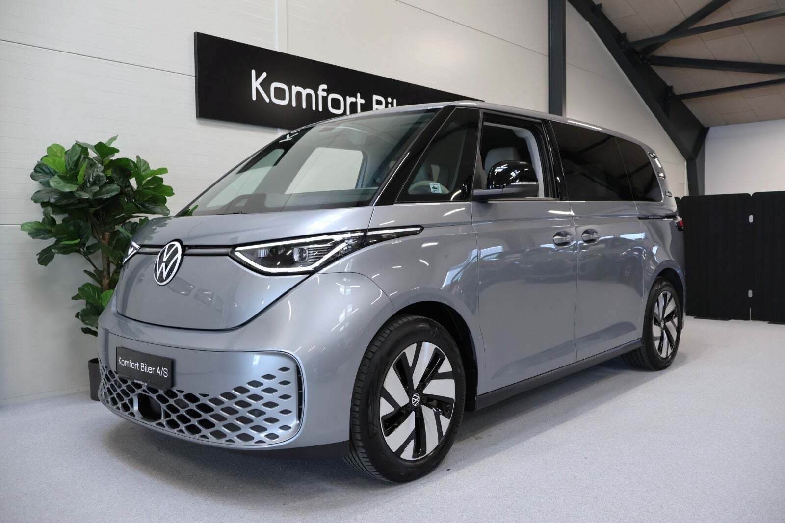 VW ID.Buzz 77 Pro SWB