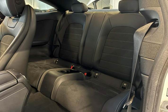 Hvid Mercedes C200 fra 2018