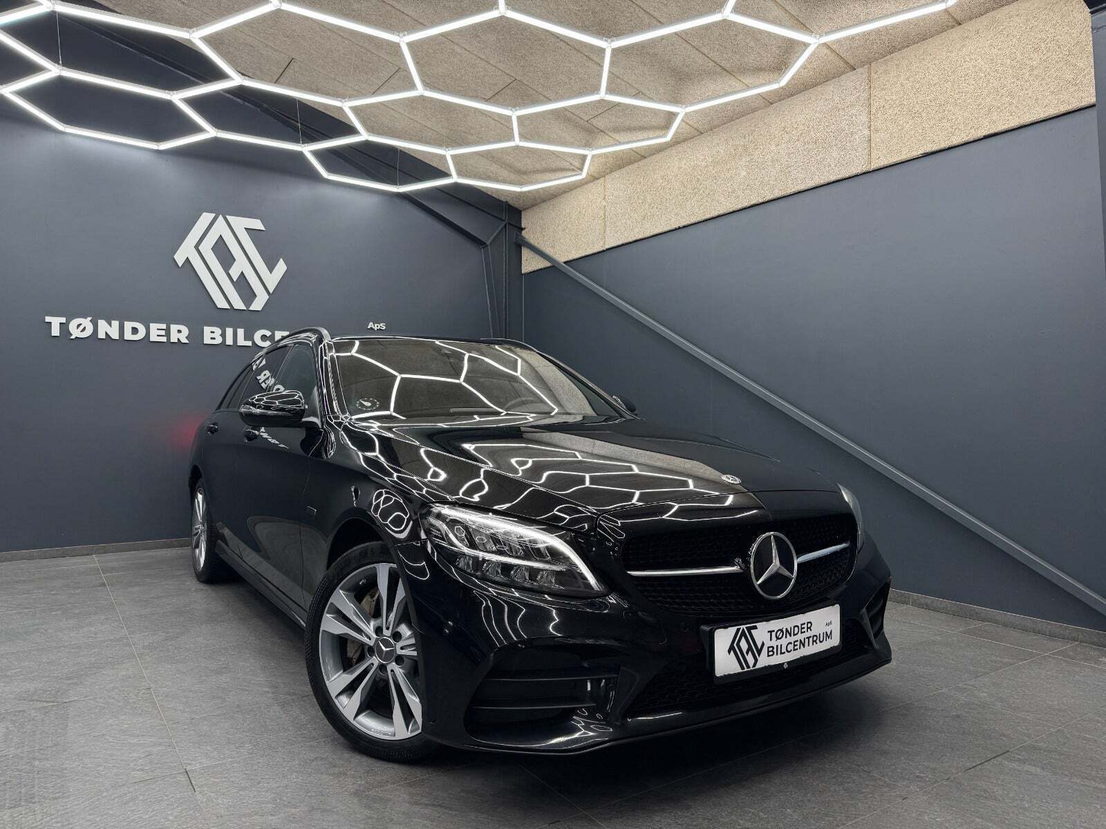 Mercedes C300 de 2,0 AMG Line Night Edition stc. aut.