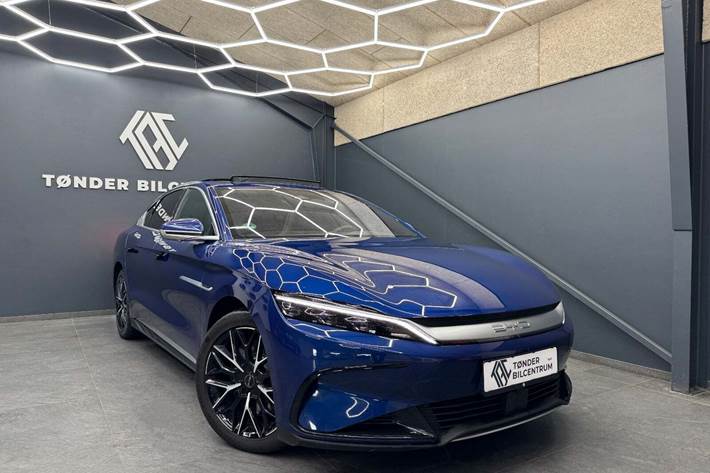 Blå BYD Han fra 2024 set udefra