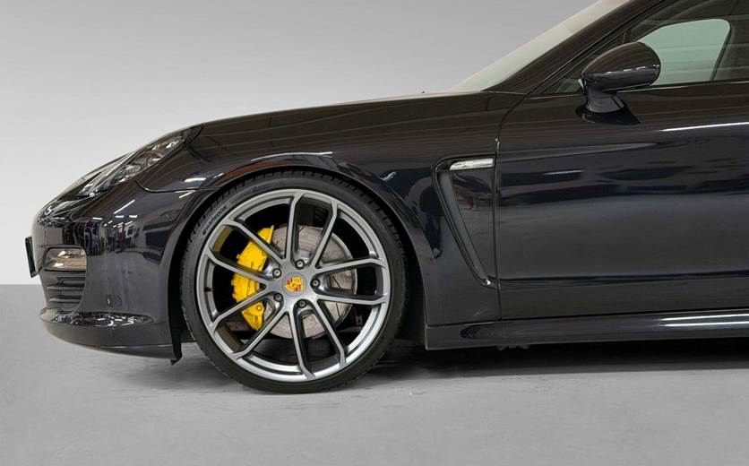 Porsche Panamera 4S