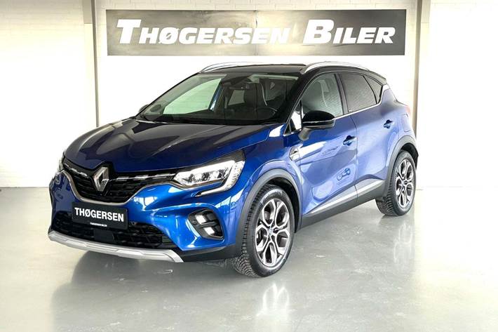 Blå Renault Captur fra 2021 set udefra
