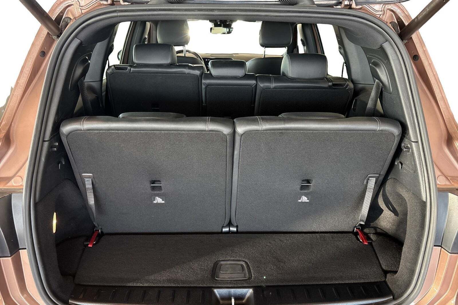 Kobber Mercedes EQB350 fra 2023