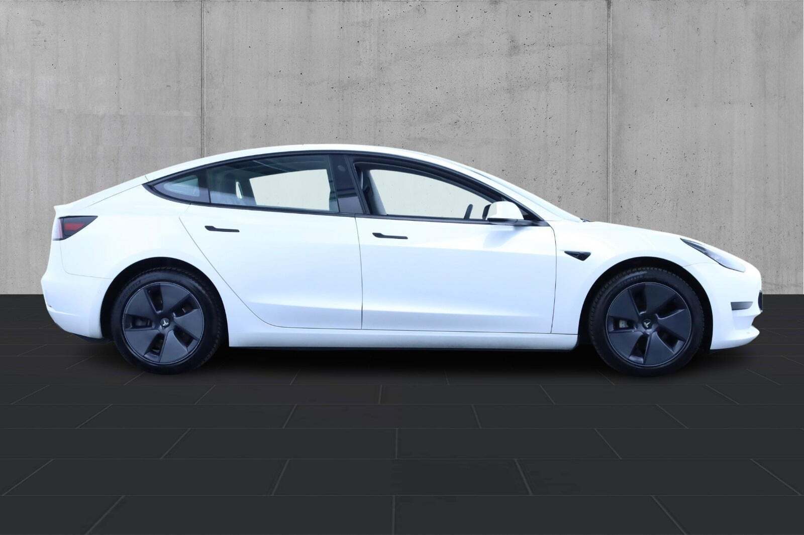 Tesla Model 3 Standard Range+ RWD