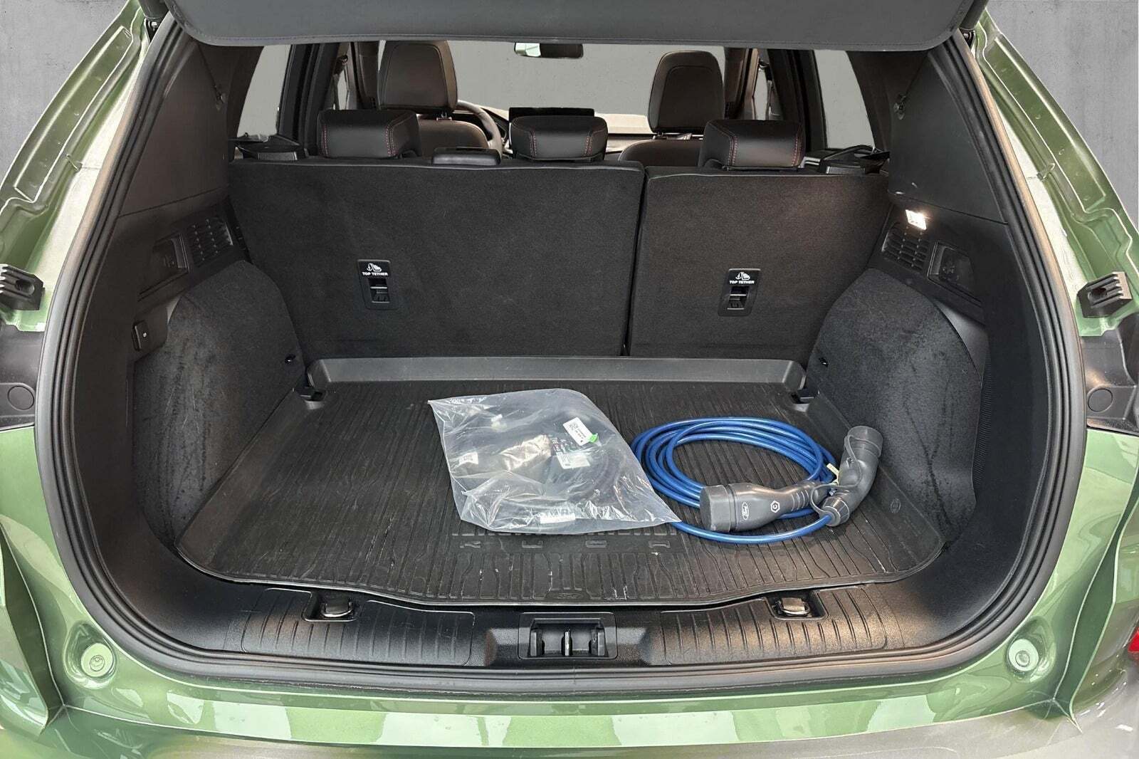 Grøn Ford Kuga fra 2024