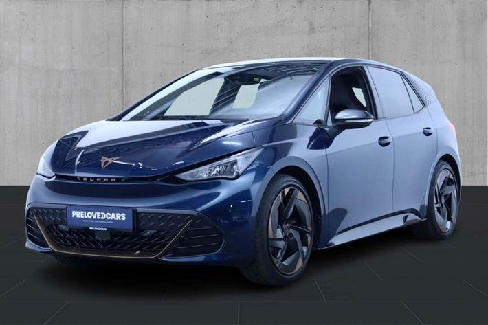 Blå Cupra Born fra 2022 set udefra