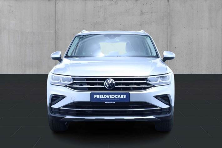 Sølv VW Tiguan fra 2022