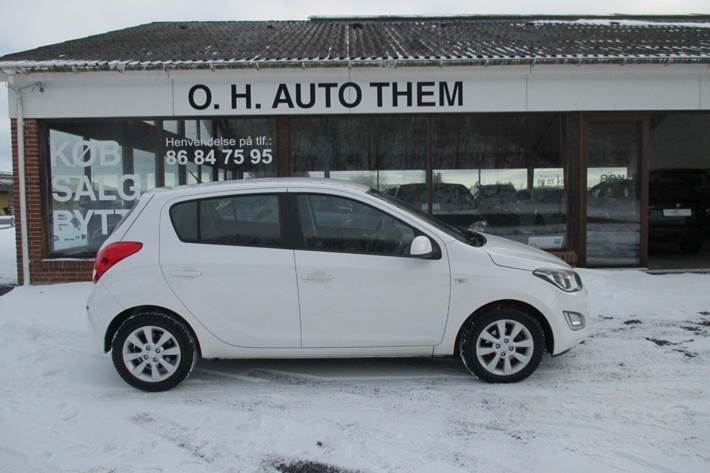 Hvid Hyundai i20 fra 2014
