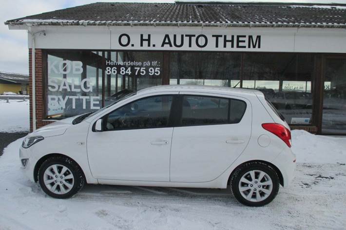 Hvid Hyundai i20 fra 2014