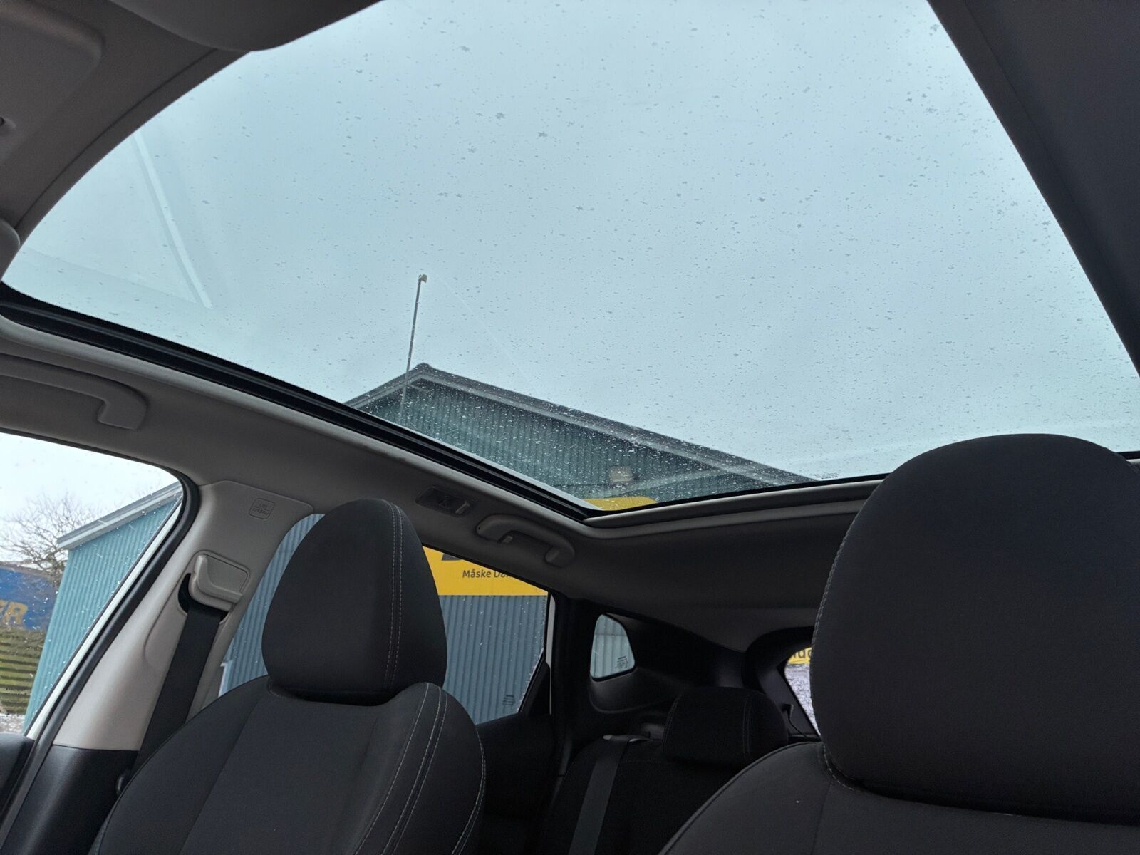 Hvid Nissan Qashqai fra 2018