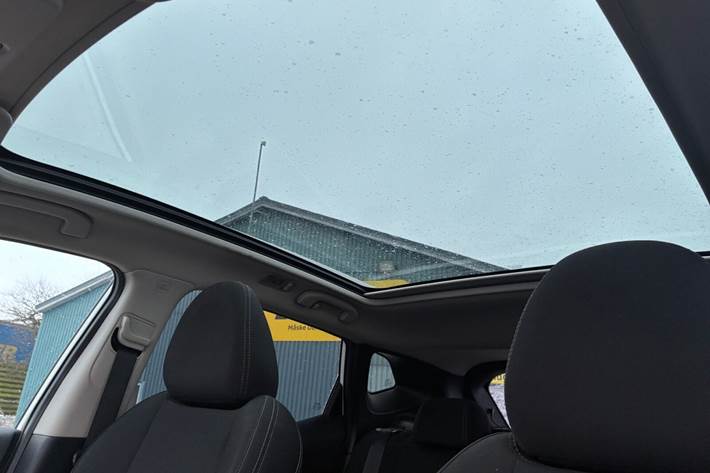 Hvid Nissan Qashqai fra 2018