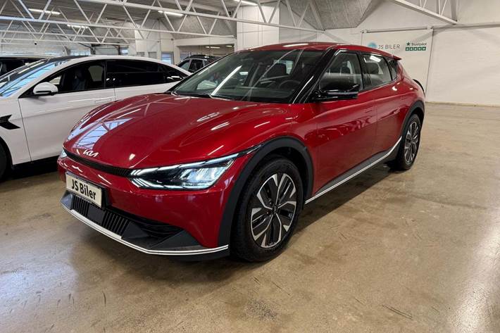 Rød Kia EV6 fra 2023 set udefra
