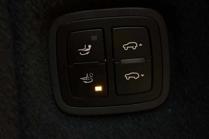 Sort Porsche Cayenne GTS fra 2016