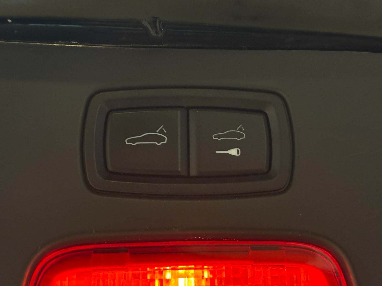 Sort Porsche Cayenne GTS fra 2016