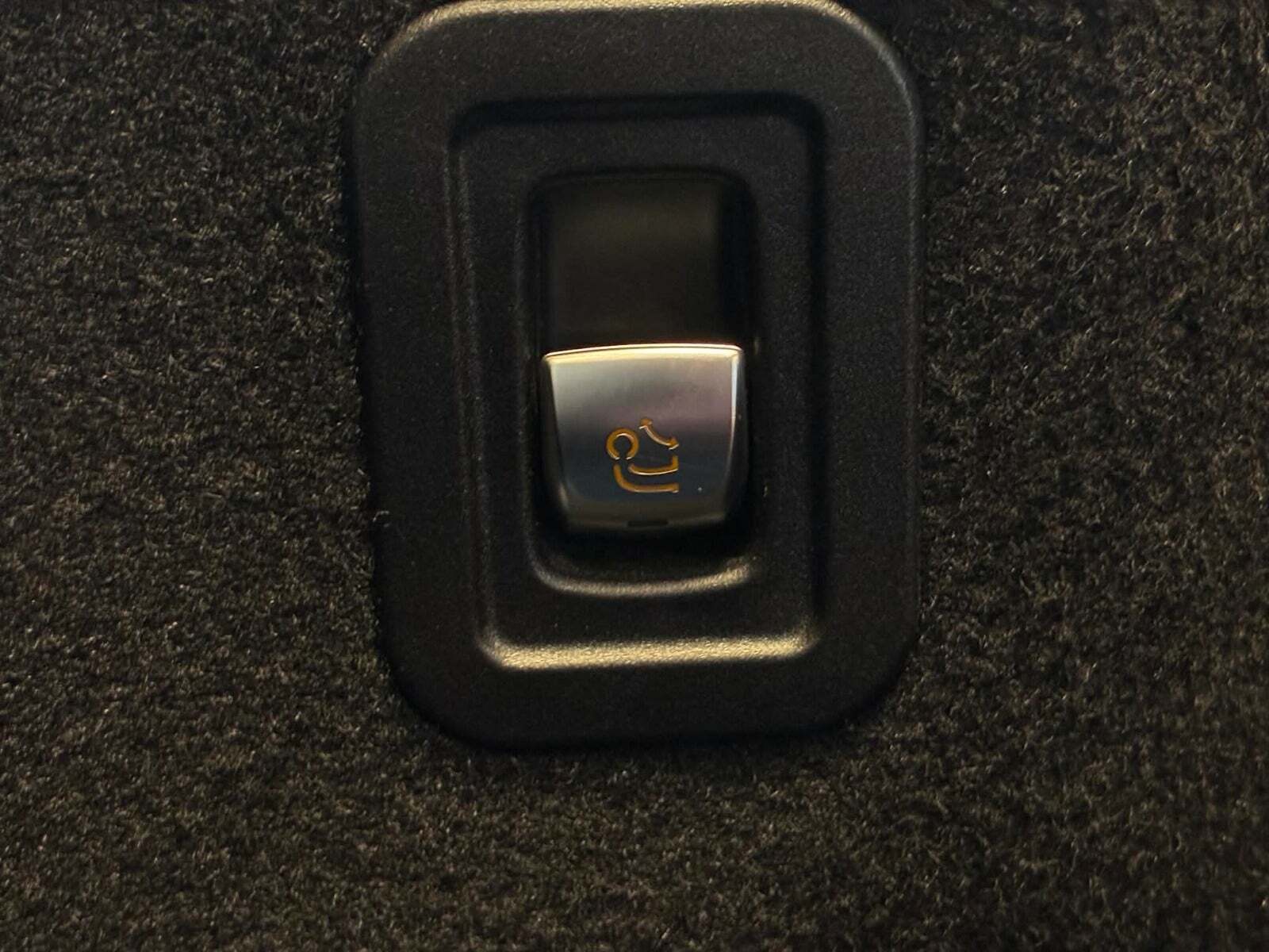 Sort Mercedes C200 fra 2019