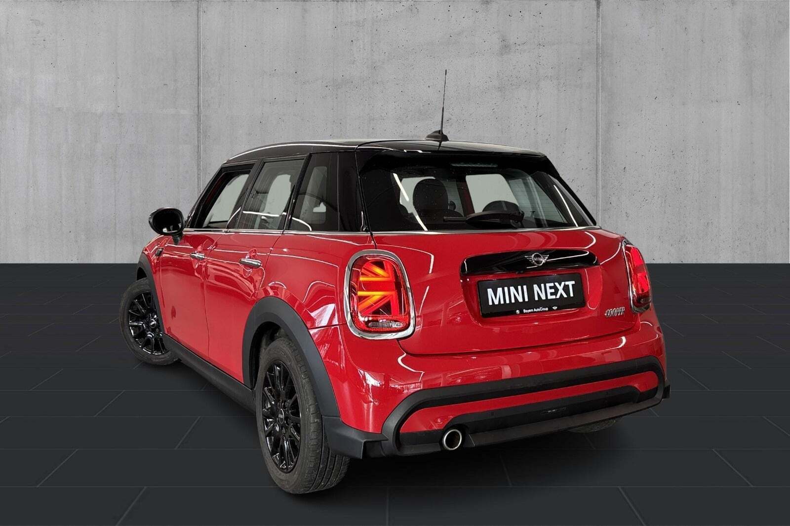 Rød Mini Cooper fra 2022