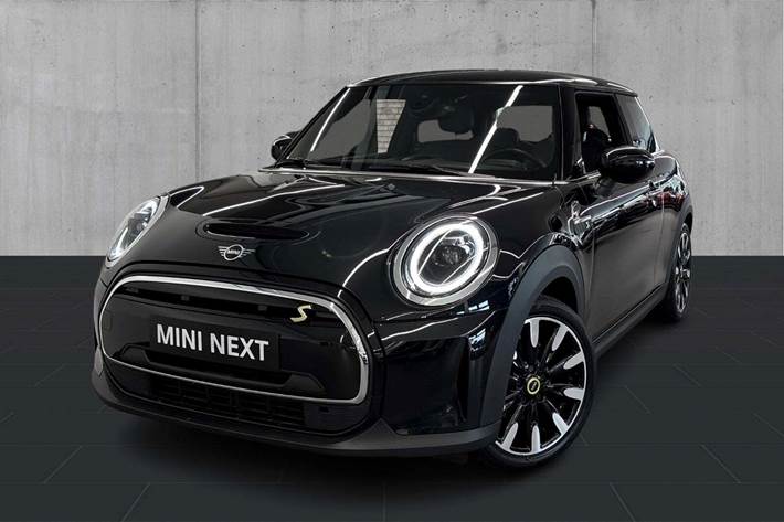 Sort Mini Cooper SE fra 2022 set udefra
