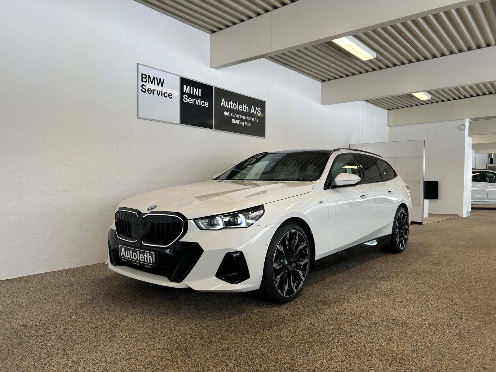 BMW i5 eDrive40 Touring Fully Charged M-Sport