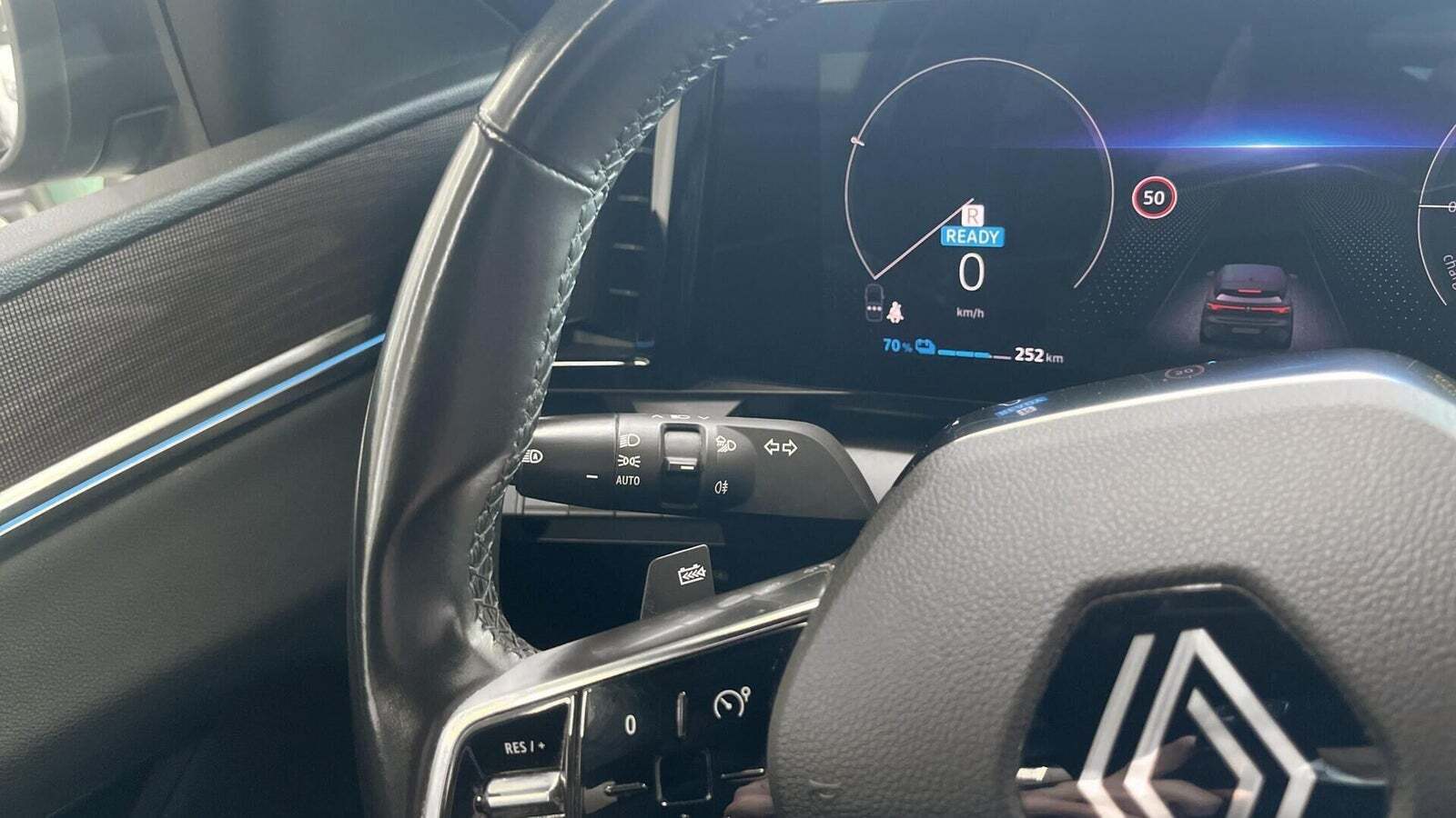 Grå Renault Megane E-Tech fra 2022