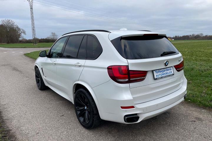 Hvid BMW X5 fra 2016