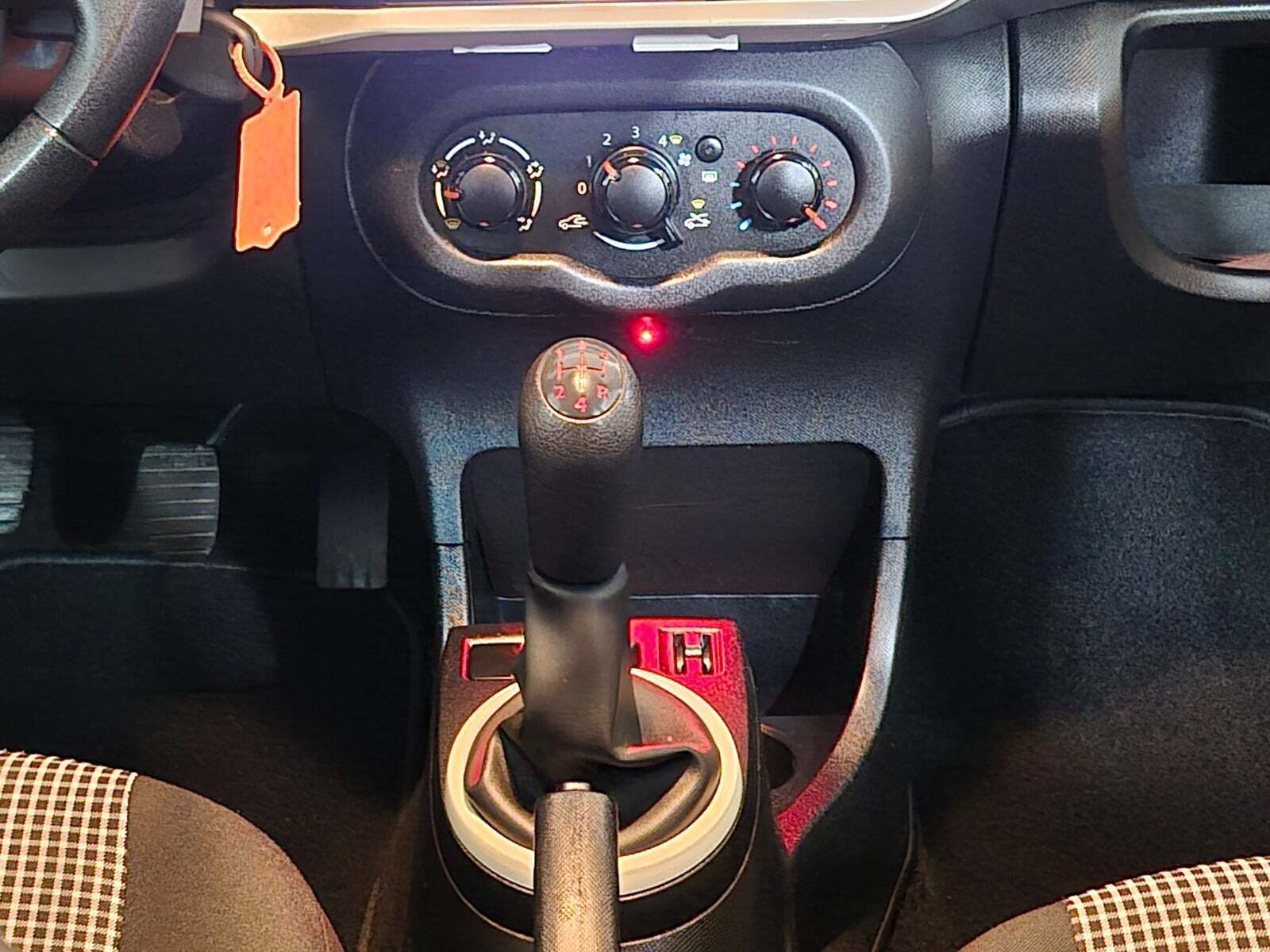 Rød Renault Twingo fra 2016