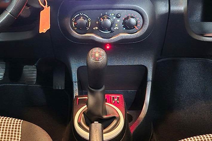 Rød Renault Twingo fra 2016