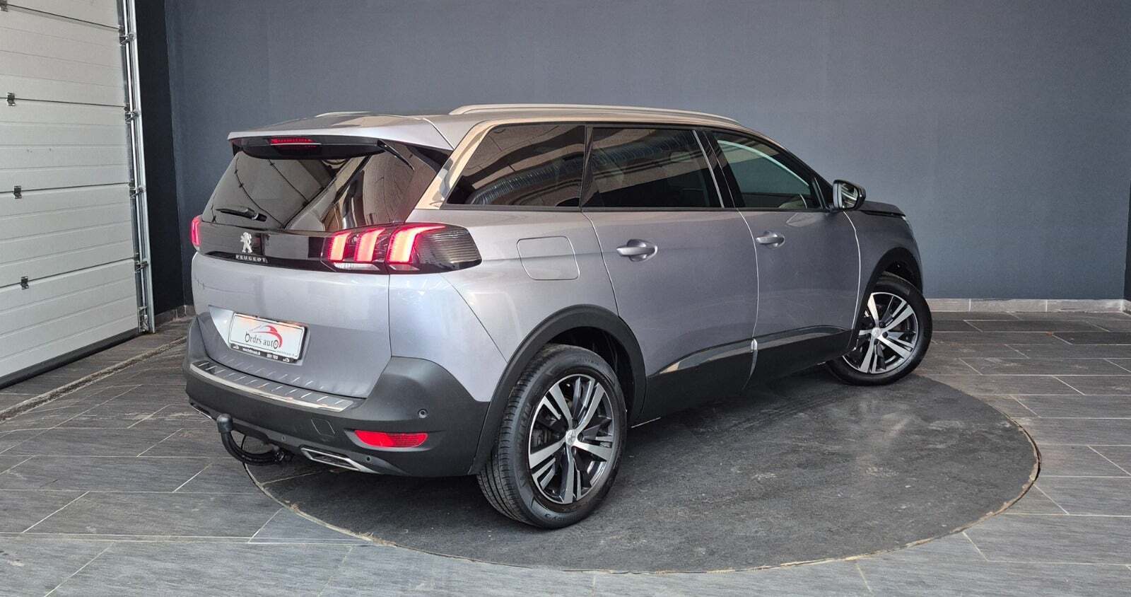 Peugeot 5008 1,2 e-THP 130 Allure EAT6 7prs