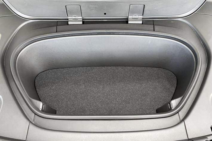 Sølv Volvo EX40 fra 2024