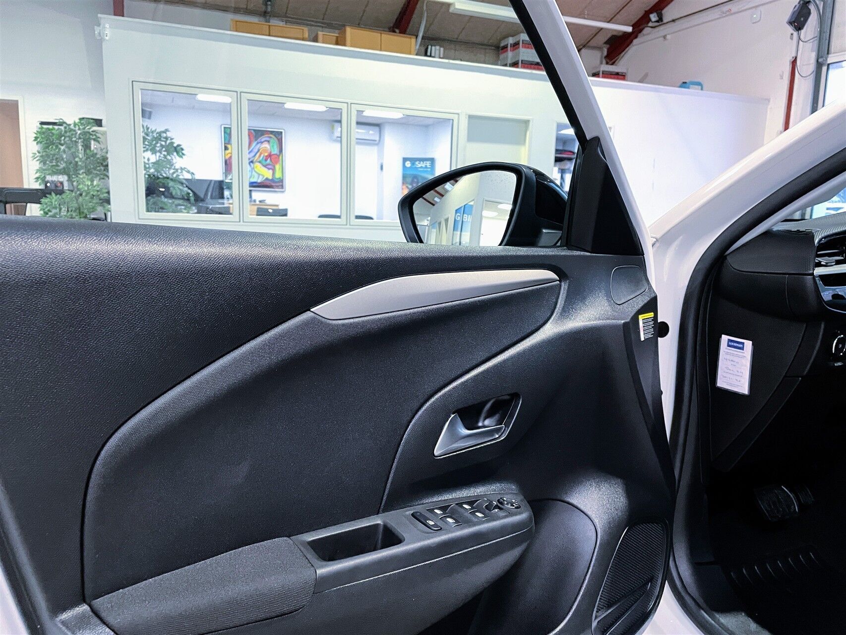 Hvid Opel Corsa-e fra 2021