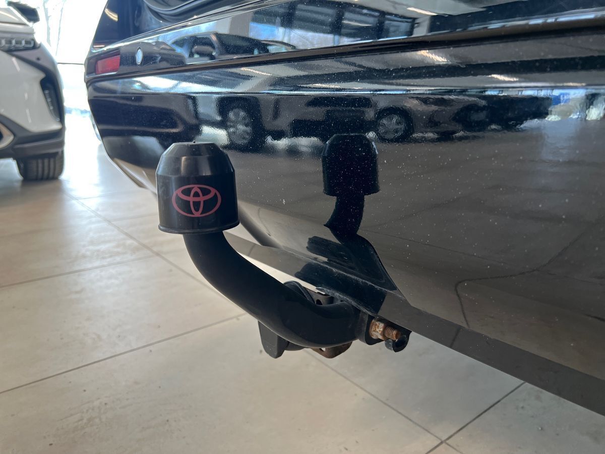 Hvid Toyota RAV4 Plug-in fra 2022