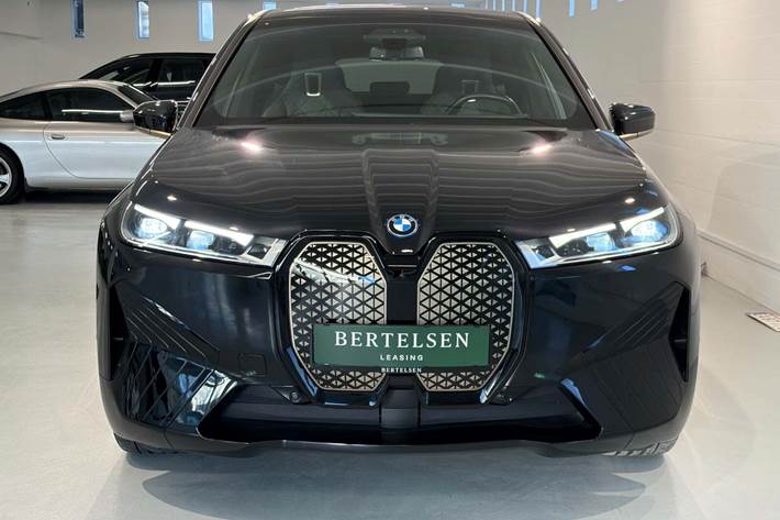 Sort BMW iX fra 2022