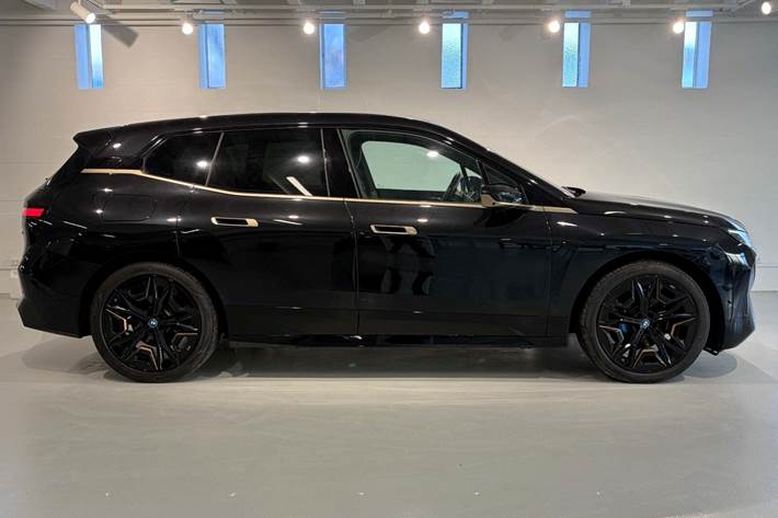 Sort BMW iX fra 2022